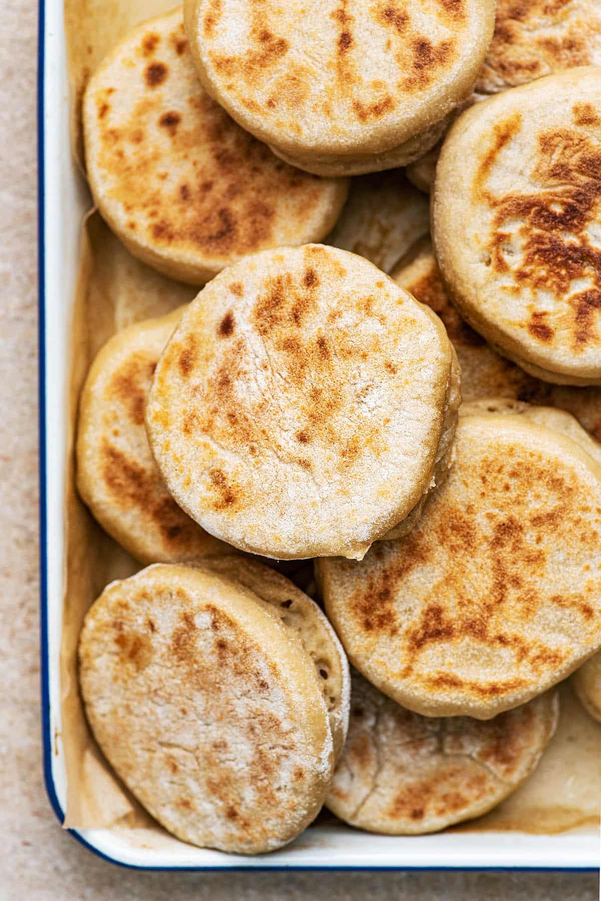 English muffins 100% levain